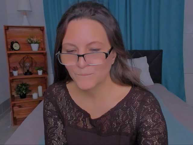 Live sex webcam photo for MiiaLong #277670015