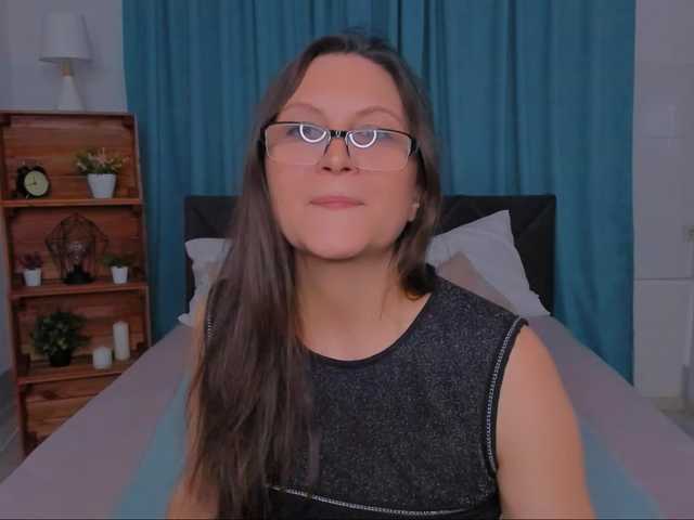 Live sex webcam photo for MiiaLong #277702744