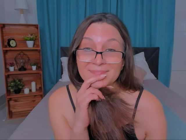 Live sex webcam photo for MiiaLong #277709499