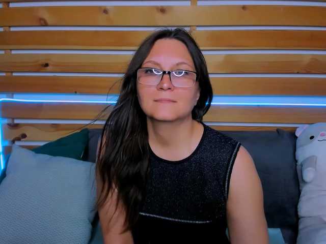 Live sex webcam photo for MiiaLong #277893699