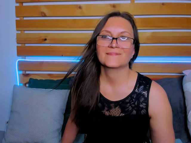 Live sex webcam photo for MiiaLong #277911481