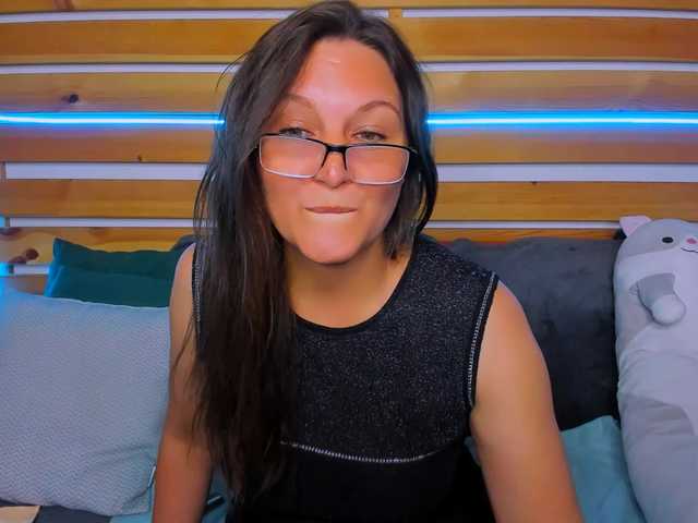 Live sex webcam photo for MiiaLong #278030274