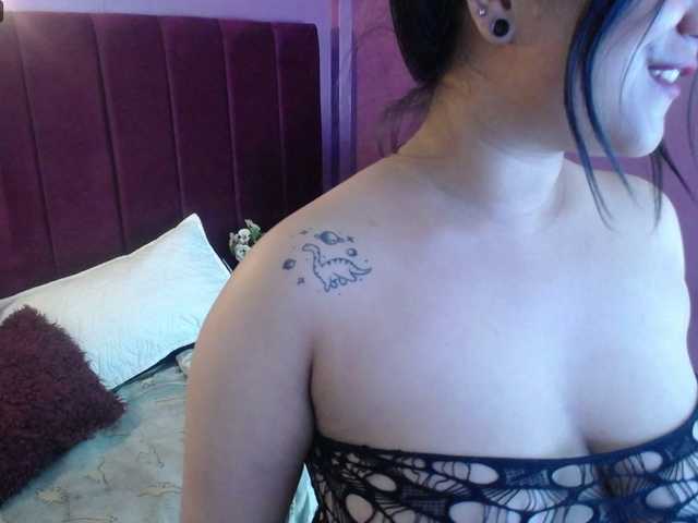 Live sex webcam photo for Miileycooper- #276942057