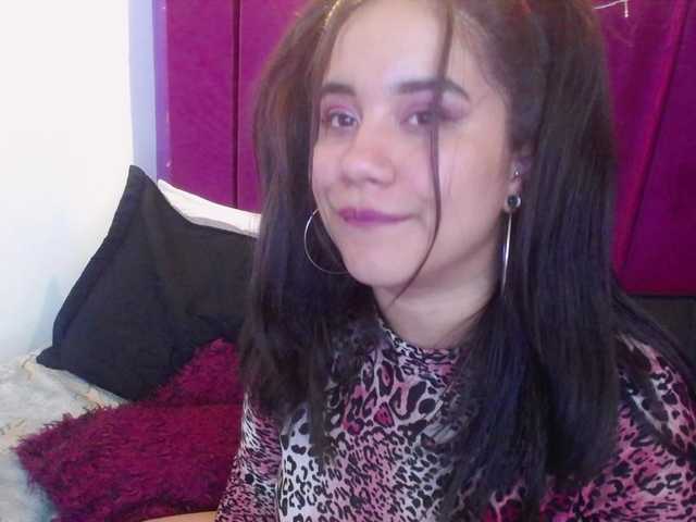 Live sex webcam photo for Miileycooper- #276963155