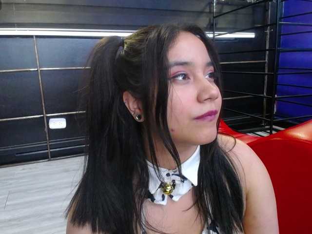 Live sex webcam photo for Miileycooper- #277078286