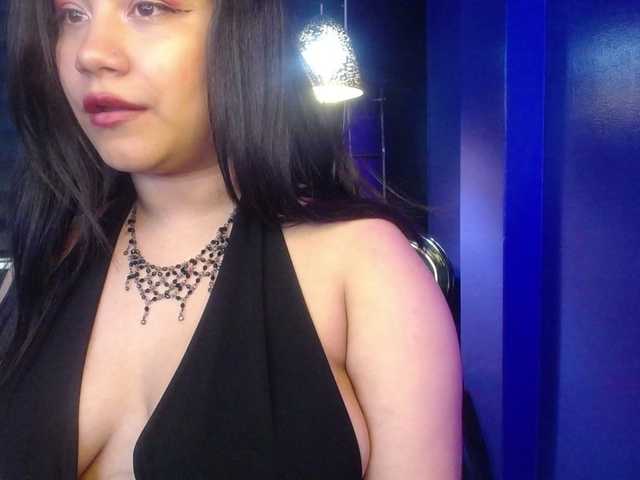 Live sex webcam photo for Miileycooper- #277159824