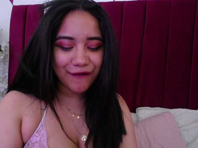 Live sex webcam photo for Miileycooper- #277216639