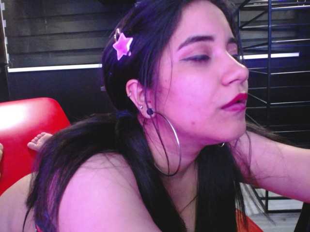 Live sex webcam photo for Miileycooper- #277304926