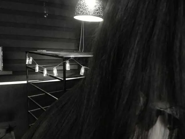 Live sex webcam photo for Miileycooper- #277319967