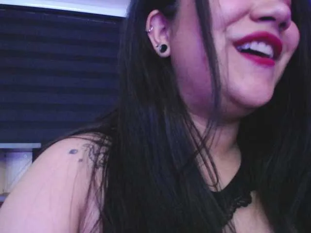 Live sex webcam photo for Miileycooper- #277327017