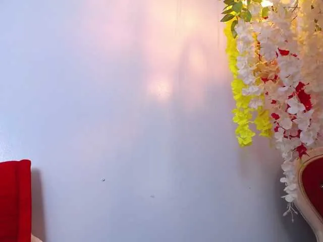 Live sex webcam photo for Miileycooper- #277806504