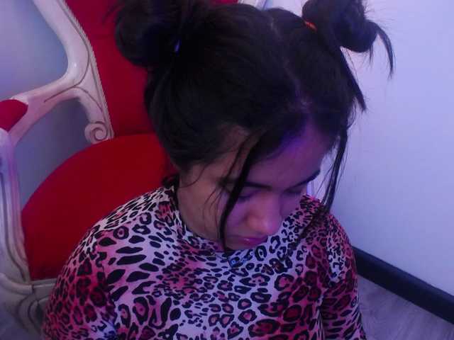 Live sex webcam photo for Miileycooper- #277882432