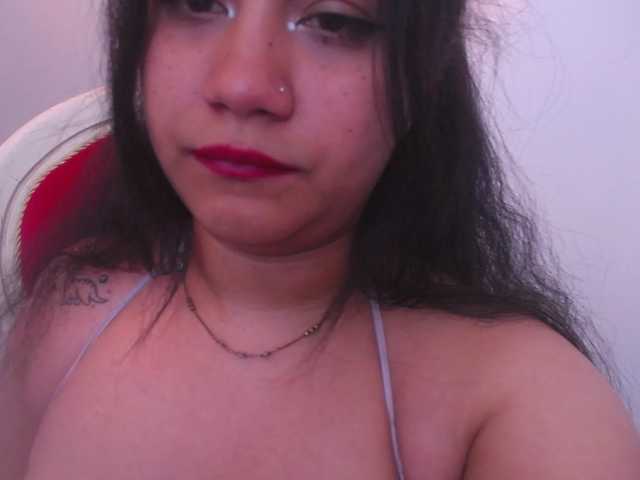 Live sex webcam photo for Miileycooper- #277907938