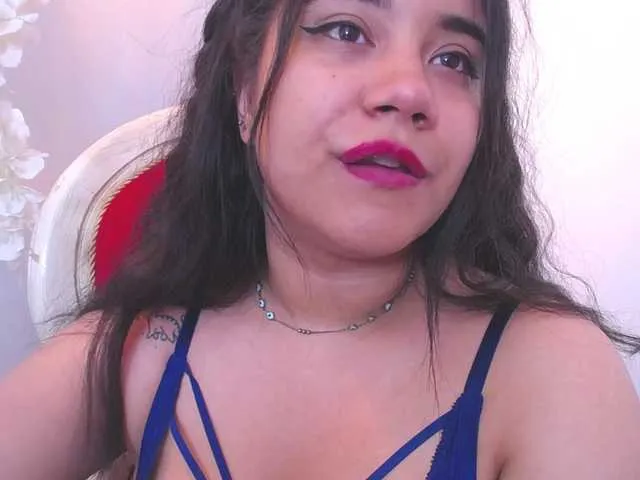 Live sex webcam photo for Miileycooper- #277913471