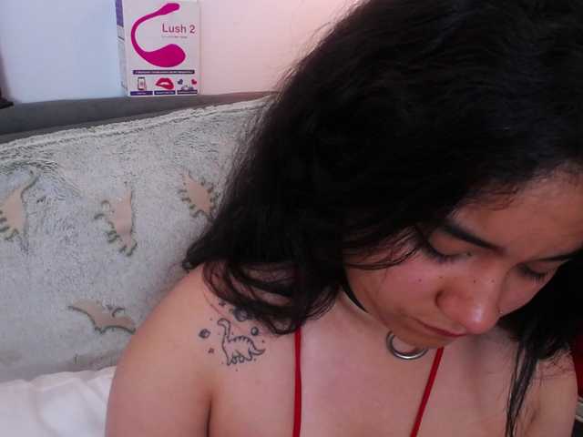 Live sex webcam photo for Miileycooper- #277927261