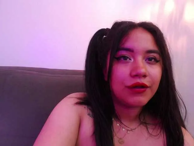 Live sex webcam photo for Miileycooper- #277959330