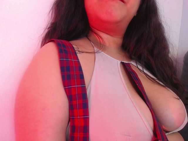 Live sex webcam photo for Miileycooper- #277980286