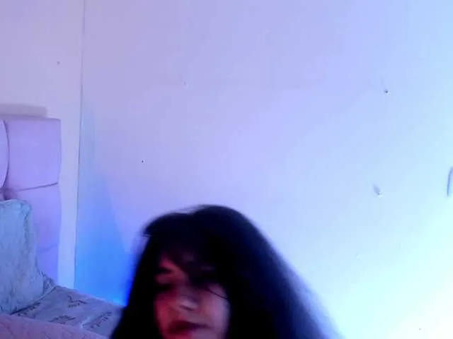 Live sex webcam photo for Miileycooper- #278143361