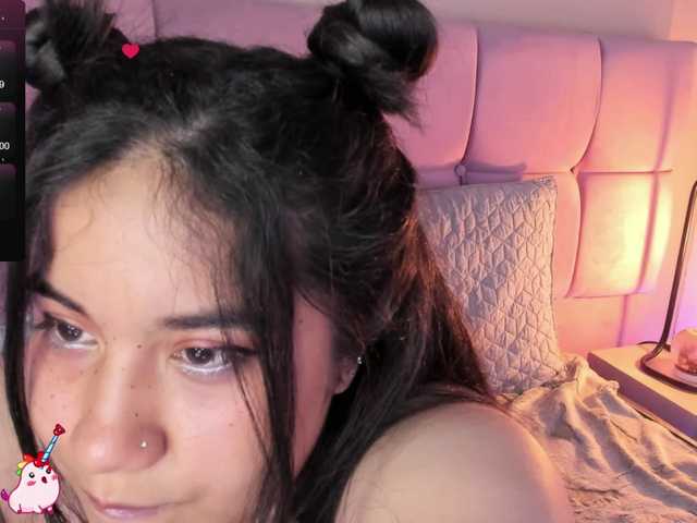 Live sex webcam photo for Miileycooper- #278203892