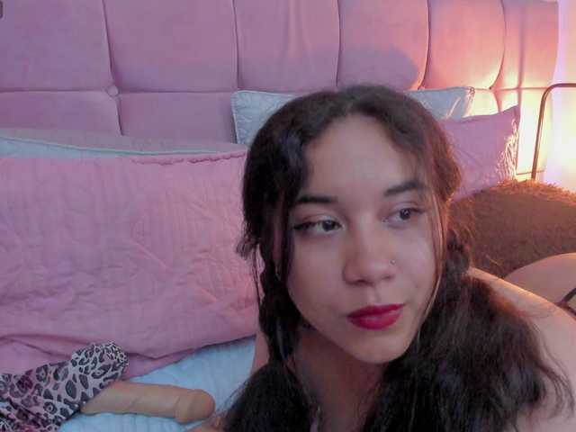 Live sex webcam photo for Miileycooper- #278233255