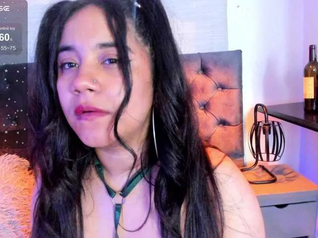 Live sex webcam photo for Miileycooper- #278393835