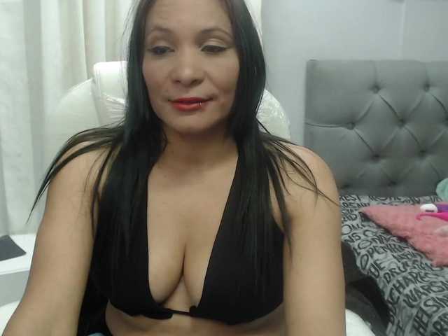 Live sex webcam photo for Miiss-Geiicer #274657749