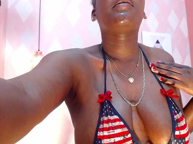 Live sex webcam photo for MiissBNasty #276224903