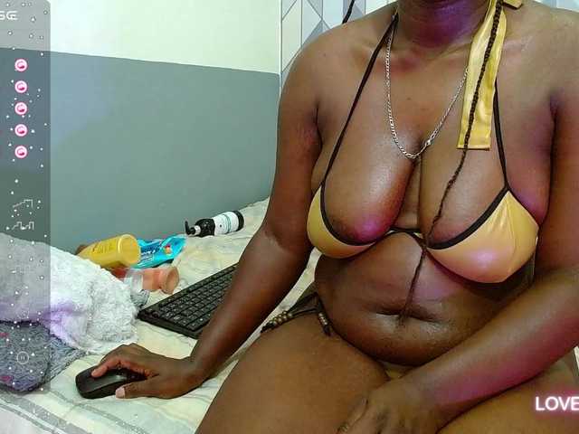 Live sex webcam photo for MiissBNasty #289133946