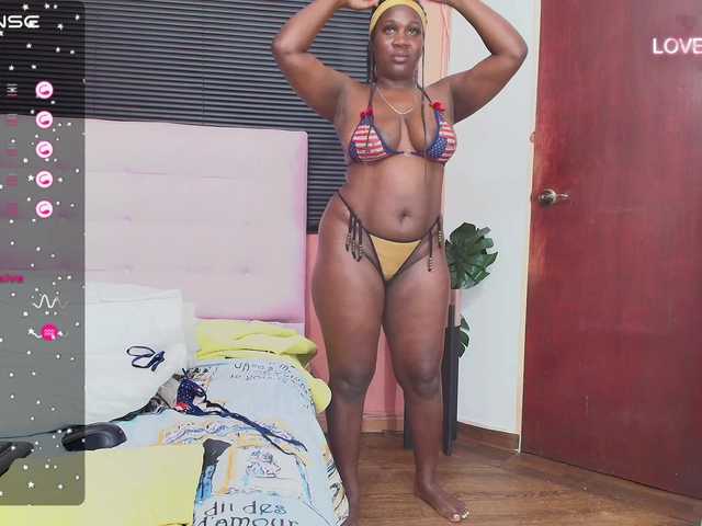 Live sex webcam photo for MiissBNasty #289845256