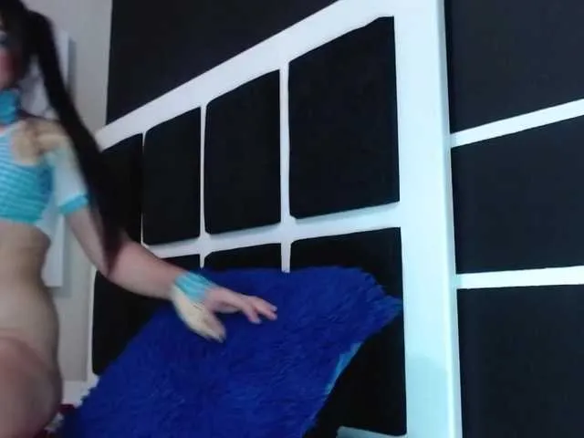 Live sex webcam photo for MiissHot1 #273681262