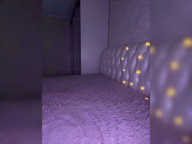 Live sex webcam photo for Mika-mikaa #273837380