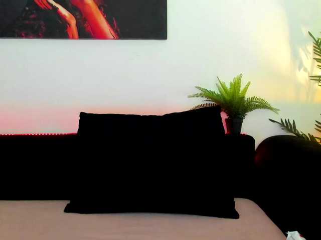 Live sex webcam photo for MikaFyre #278211882