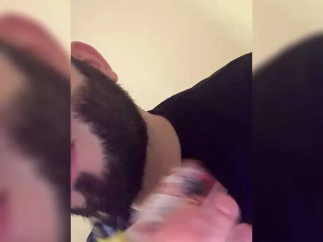 Live sex webcam photo for Mikaaaa9505 #290972796