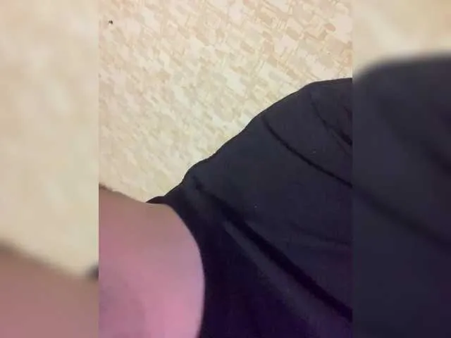 Live sex webcam photo for Mikaaaa9505 #291113055