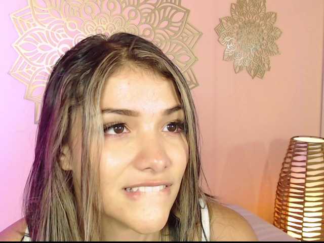 Live sex webcam photo for MikaelaArmstrong #288069201