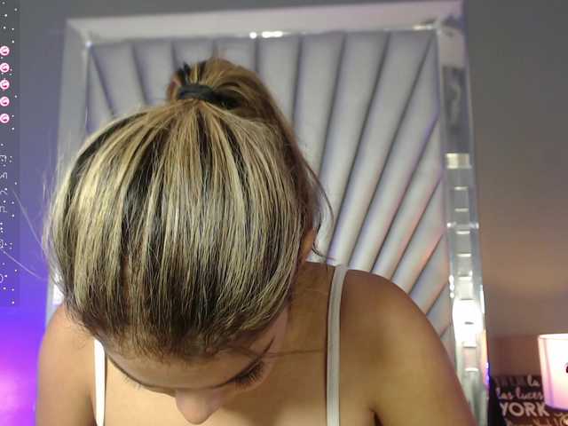 Live sex webcam photo for MikaelaArmstrong #288069303