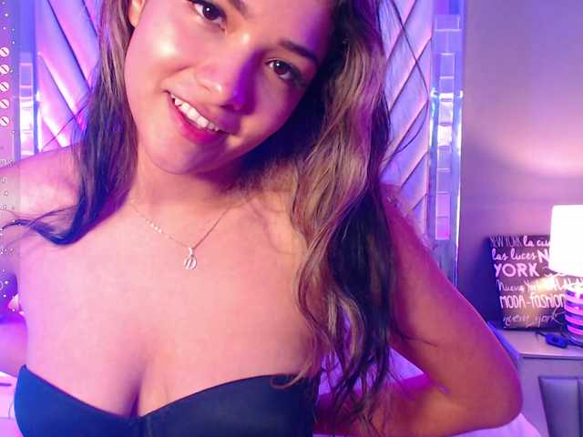 Live sex webcam photo for MikaelaArmstrong #288069403