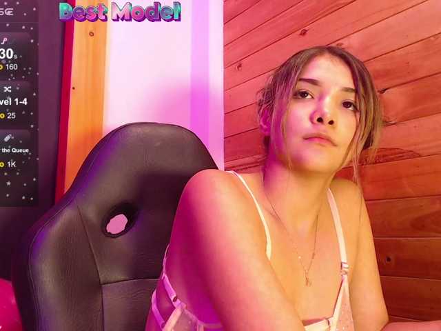 Live sex webcam photo for MikaelaArmstrong #288069460