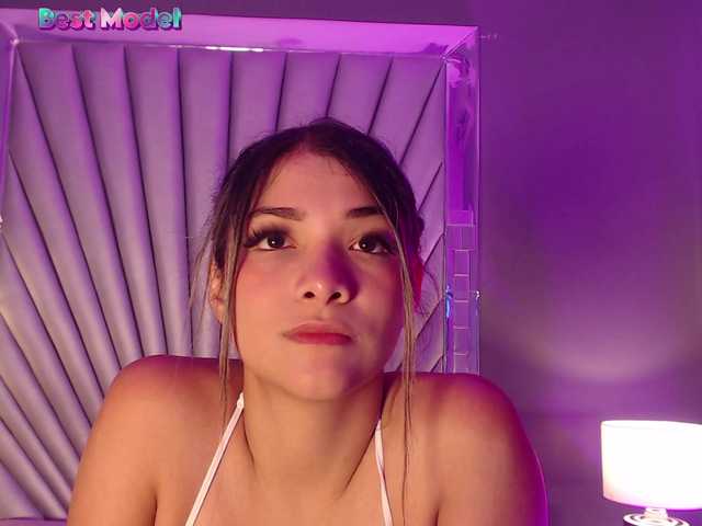 Live sex webcam photo for MikaelaArmstrong #289331621