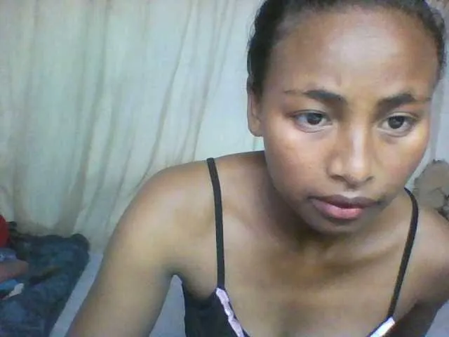 Live sex webcam photo for Mikaloa #277971653