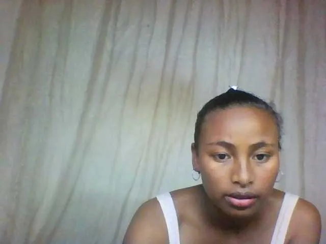 Live sex webcam photo for Mikaloa #277983775