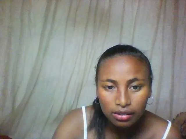 Live sex webcam photo for Mikaloa #277985641