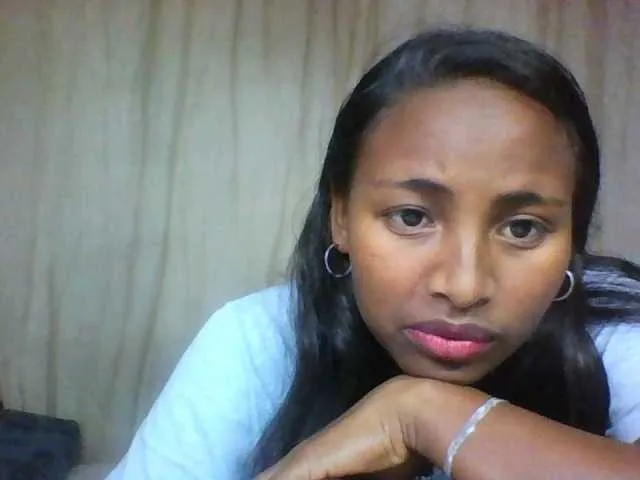 Live sex webcam photo for Mikaloa #278170344