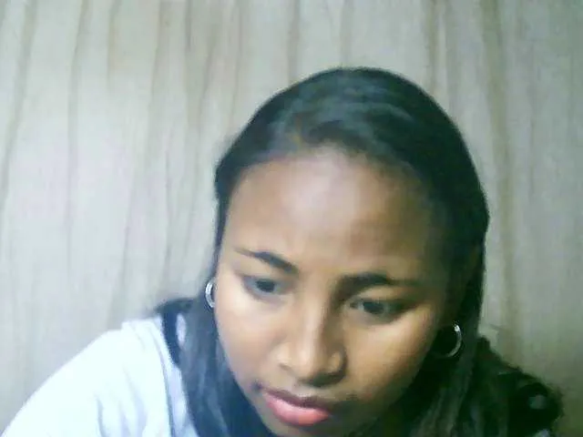 Live sex webcam photo for Mikaloa #284733231