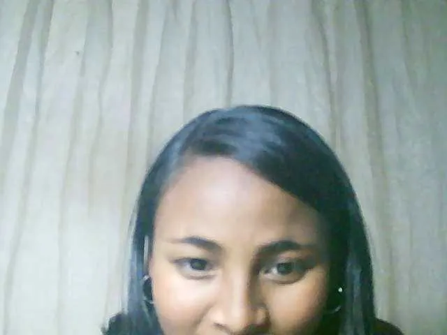 Live sex webcam photo for Mikaloa #289413907