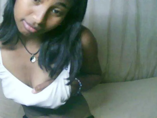 Live sex webcam photo for Mikaloa #290012672