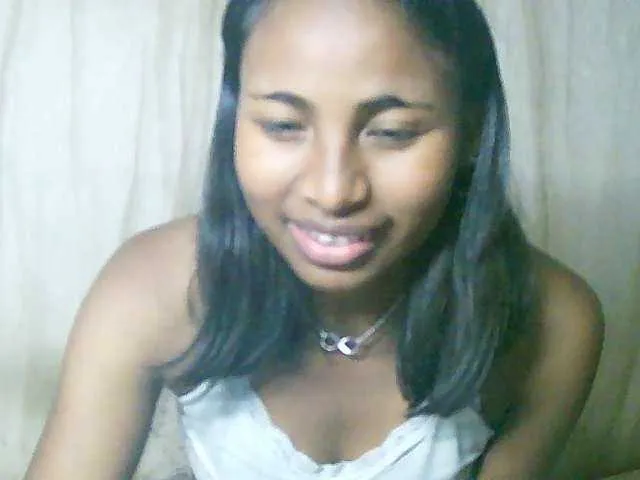 Live sex webcam photo for Mikaloa #290033907