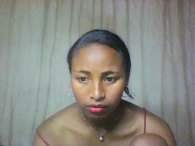 Live sex webcam photo for Mikaloa #290176972