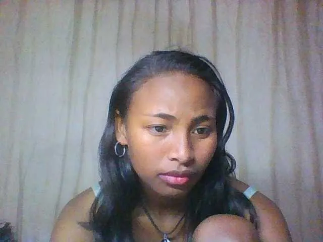 Live sex webcam photo for Mikaloa #290189518