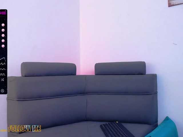 Live sex webcam photo for MikasaHack #271993600